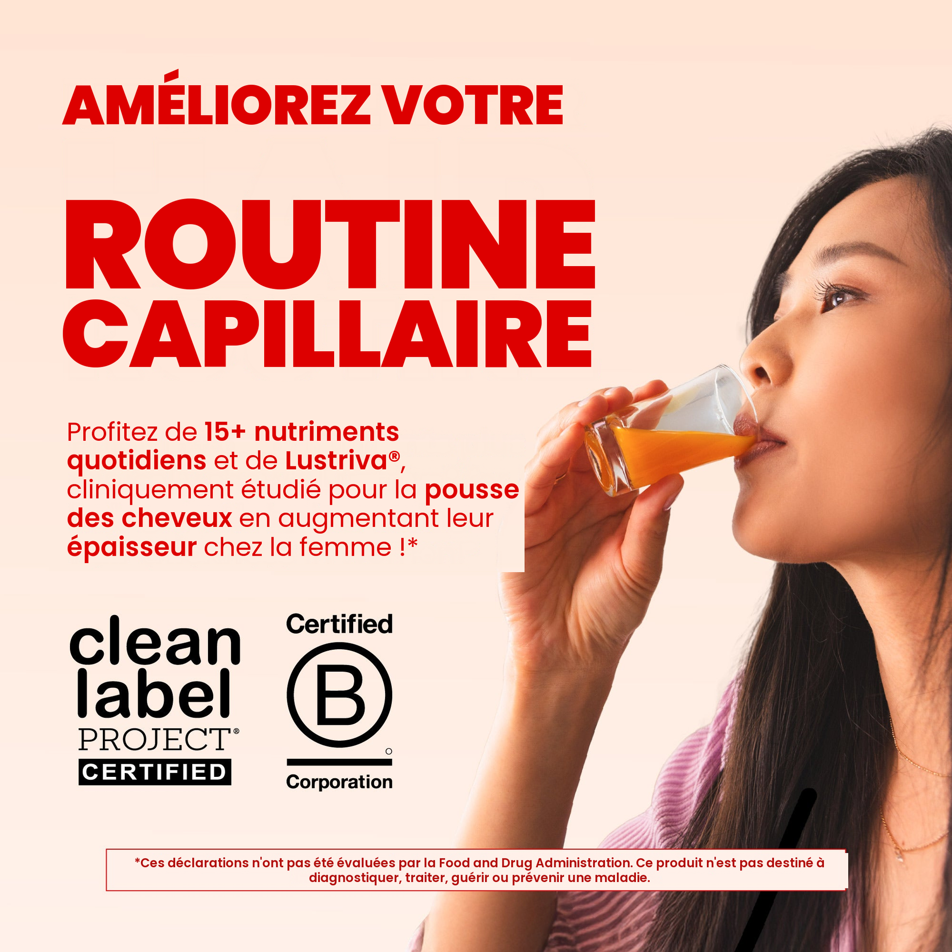Femme buvant le multivitamine pêche-mangue, avec les labels Clean Label Project Certified et Certified B Corporation