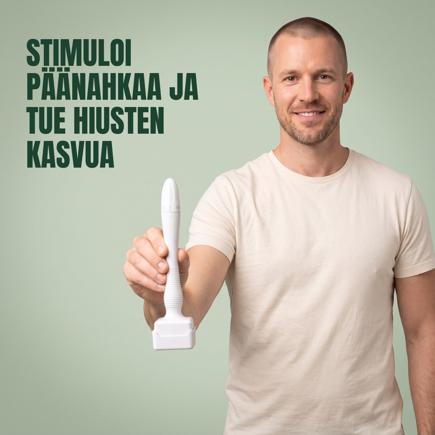Mies pitelee dermastamp-mikroneulaustyökalua vihreää taustaa vasten