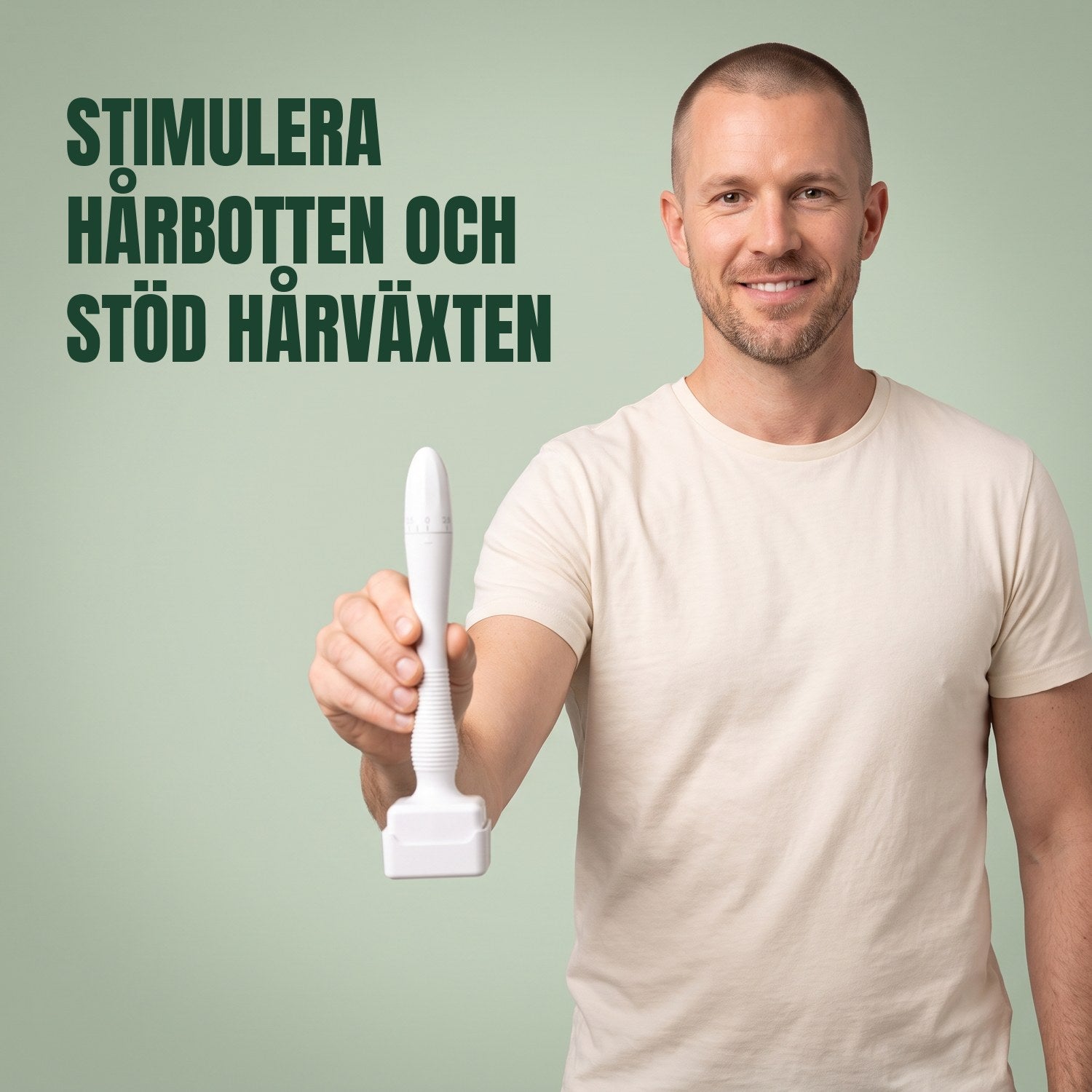 Man håller ett dermastamp-mikronålsverktyg mot en grön bakgrund