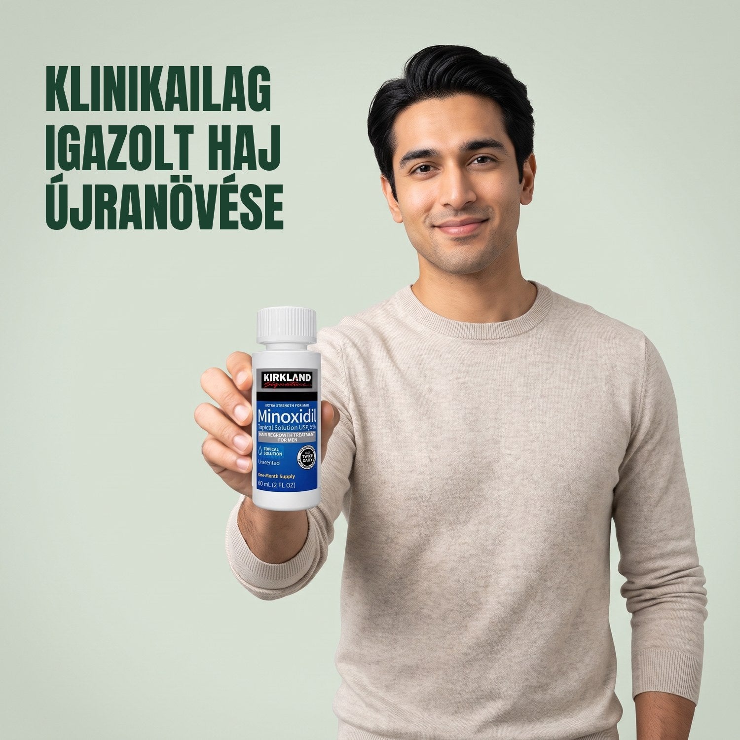 Férfi a Kirkland Signature Minoxidil 5% oldat flakonját tartja zöld háttér előtt
