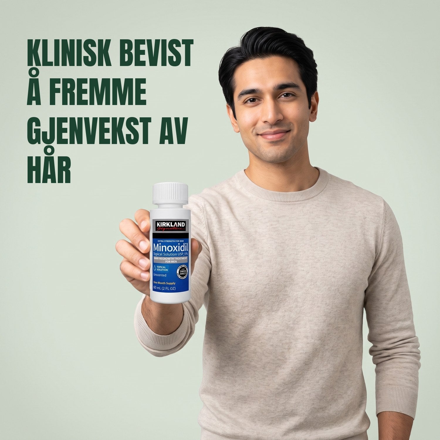 Mann som holder en flaske Kirkland Signature Minoxidil 5 % liniment mot en grønn bakgrunn