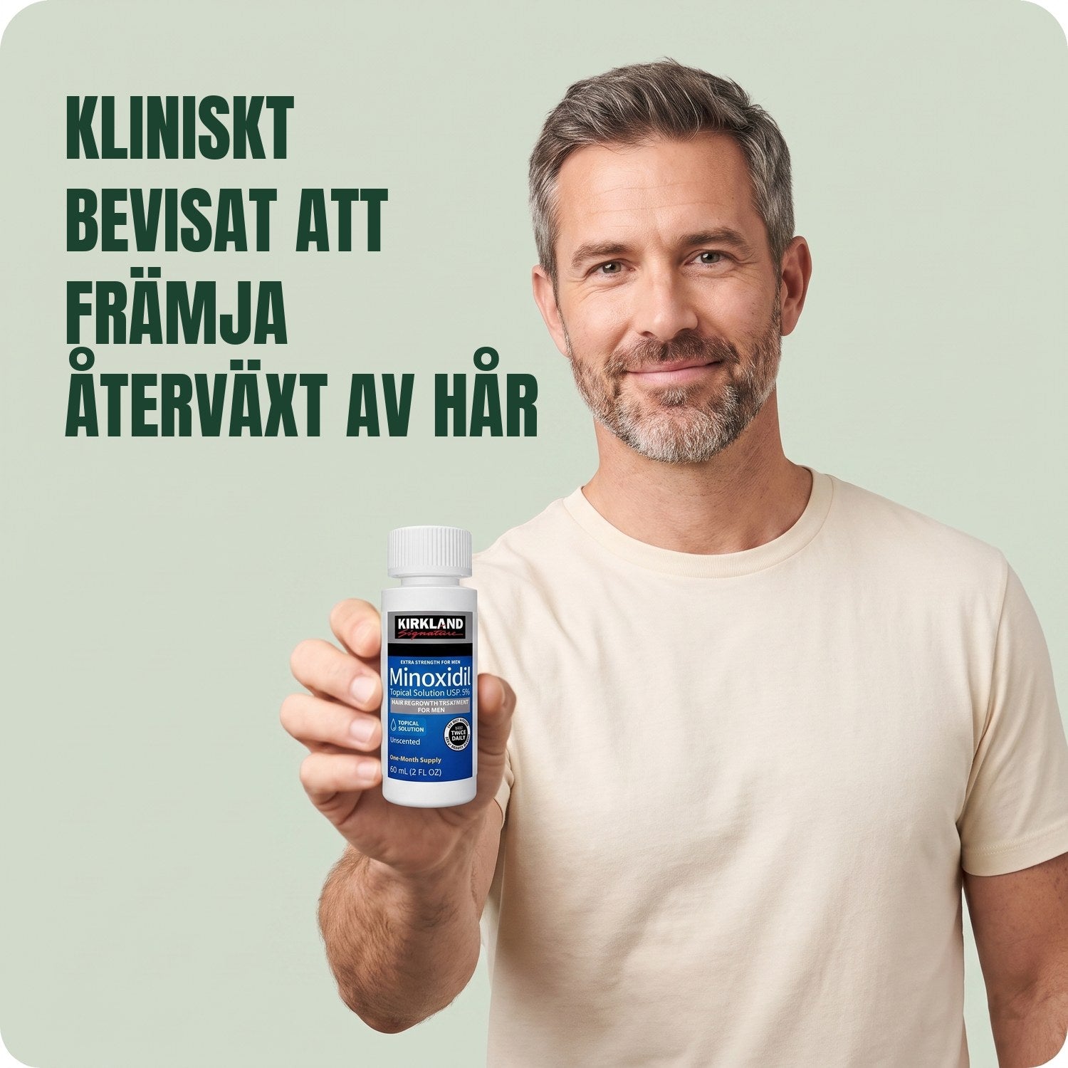 Man håller en flaska Kirkland Signature Minoxidil 5% lösning mot en grön bakgrund