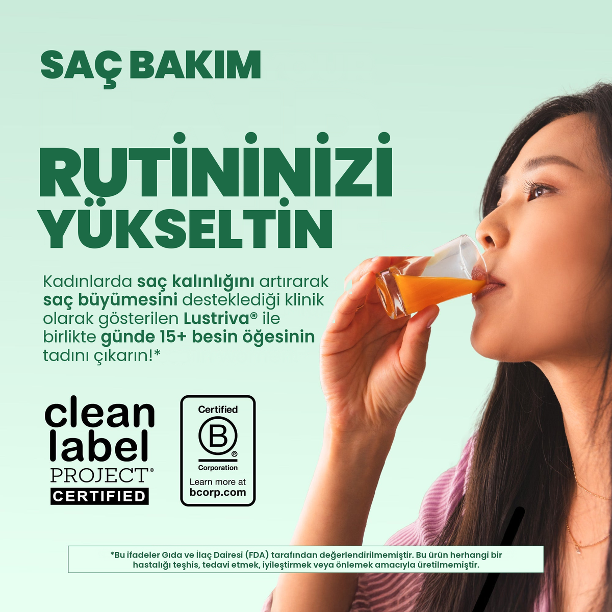 Ejder meyvesi ve kavun aromalı multivitamini içen bir kadın, Clean Label Project Certified ve Certified B Corporation işaretleriyle
