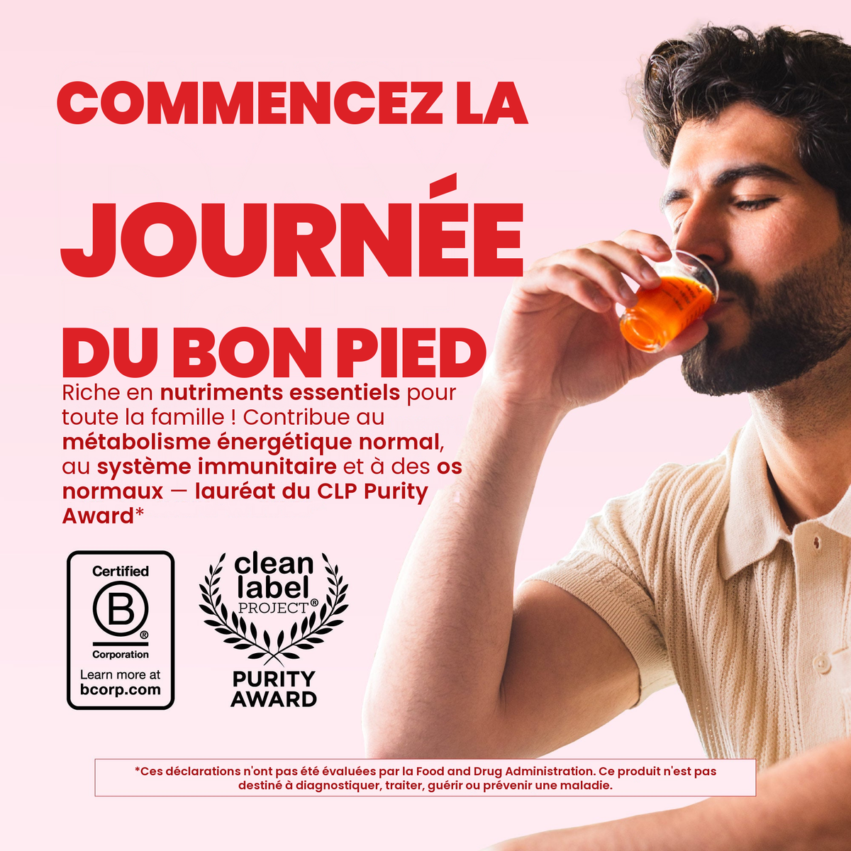 Homme buvant la Liquid Morning Multivitamin goût framboise, avec les labels Certified B Corporation et Clean Label Project Purity Award