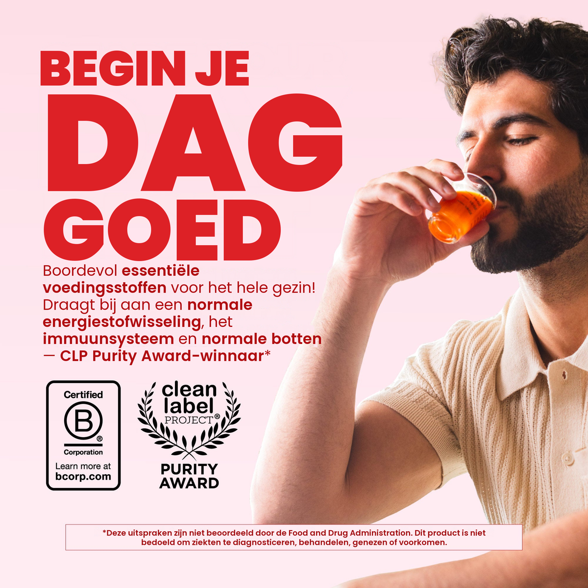 Man die de Liquid Morning Multivitamin met frambozensmaak drinkt, met de keurmerken Certified B Corporation en Clean Label Project Purity Award