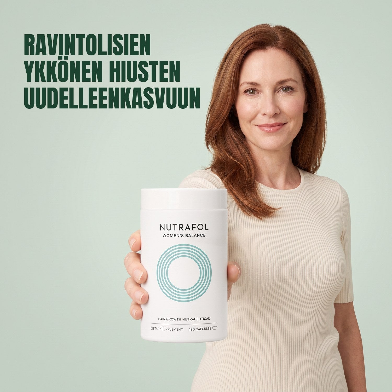 Nainen pitelee Nutrafol for Women 45+ -tuotetta vihreää taustaa vasten