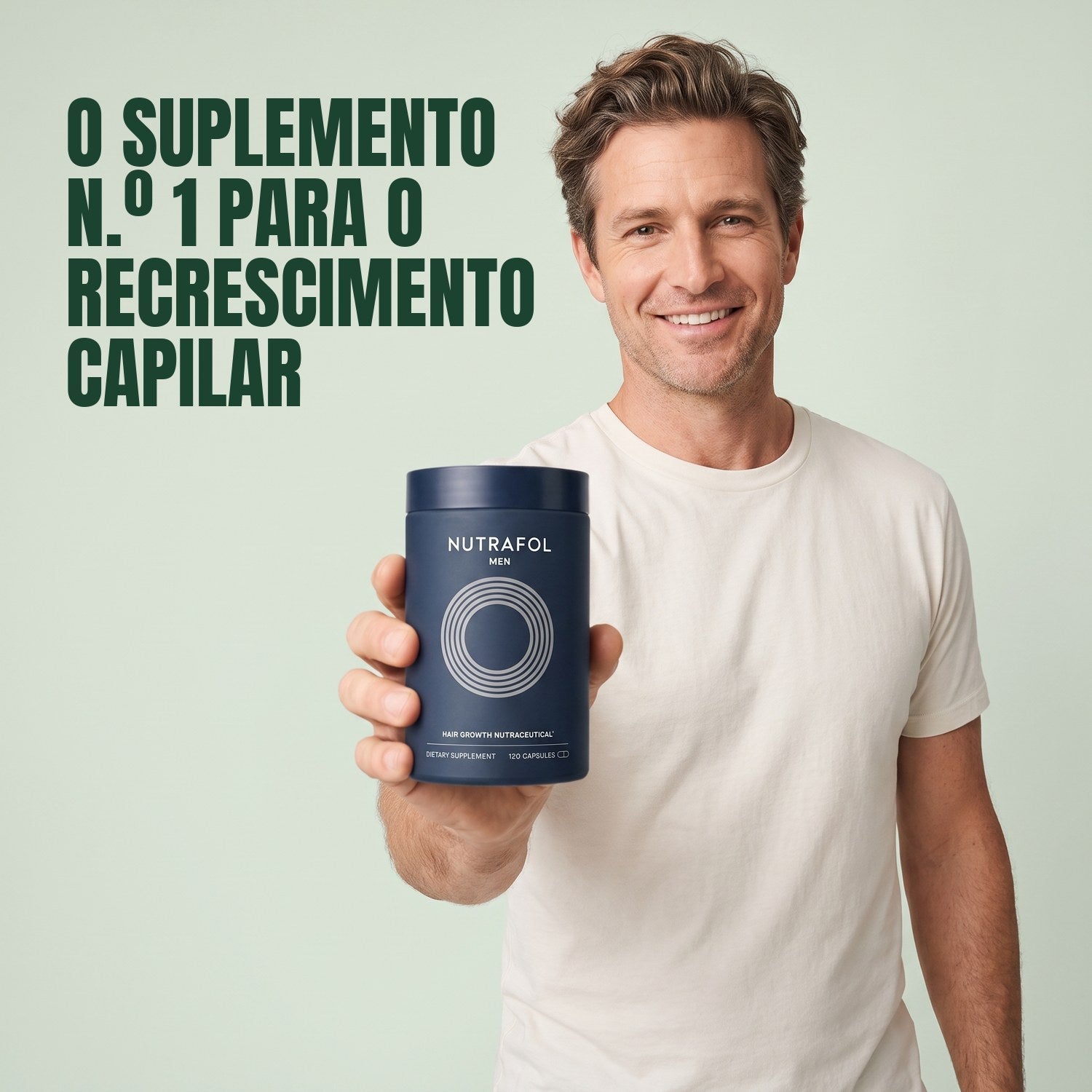 Homem a segurar Nutrafol para Homem sobre fundo verde