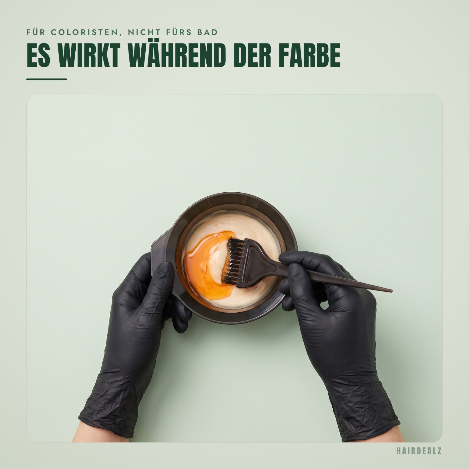 Olaplex No.1 in Anwendung vor grünem Hintergrund