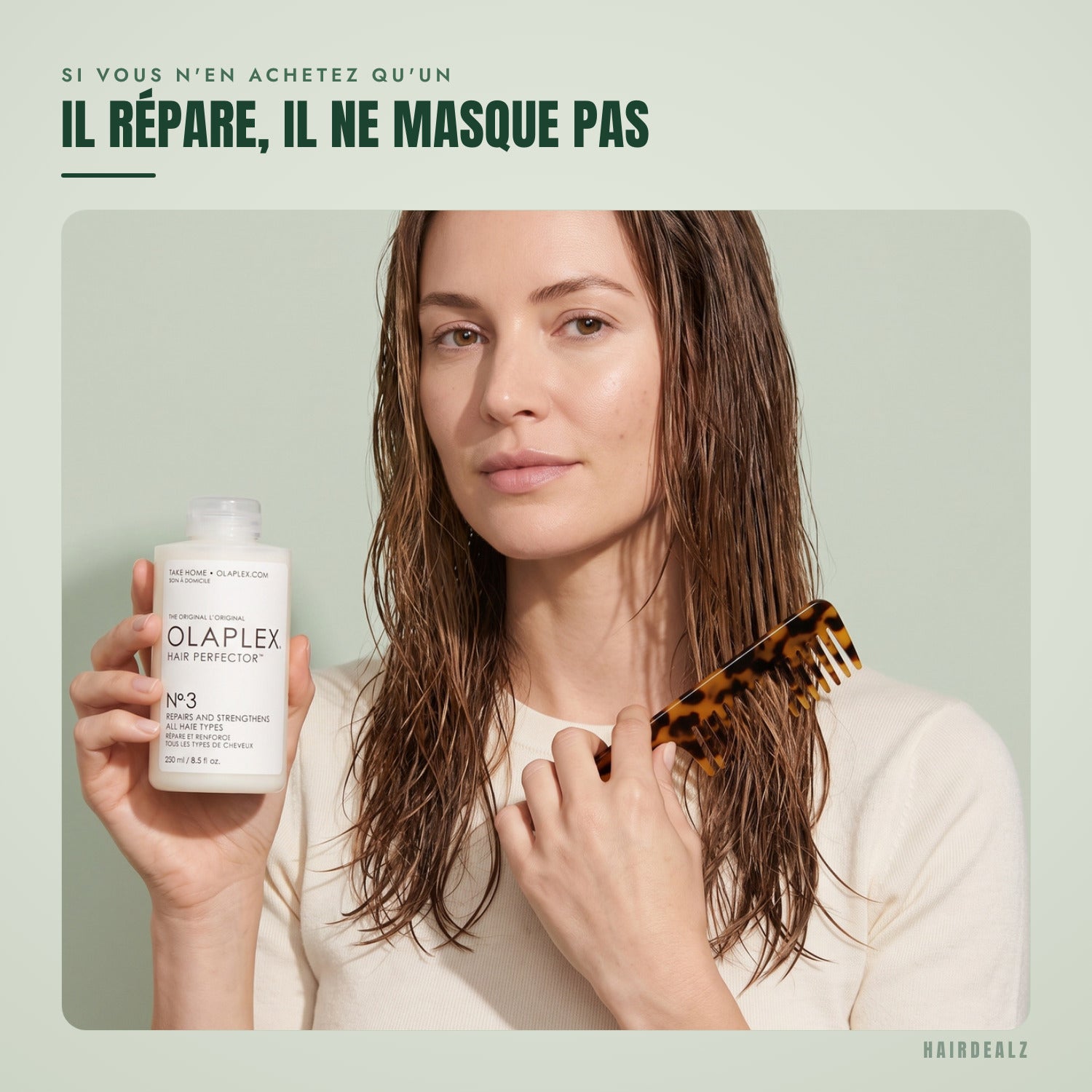Olaplex No.3 en cours d'utilisation sur fond vert