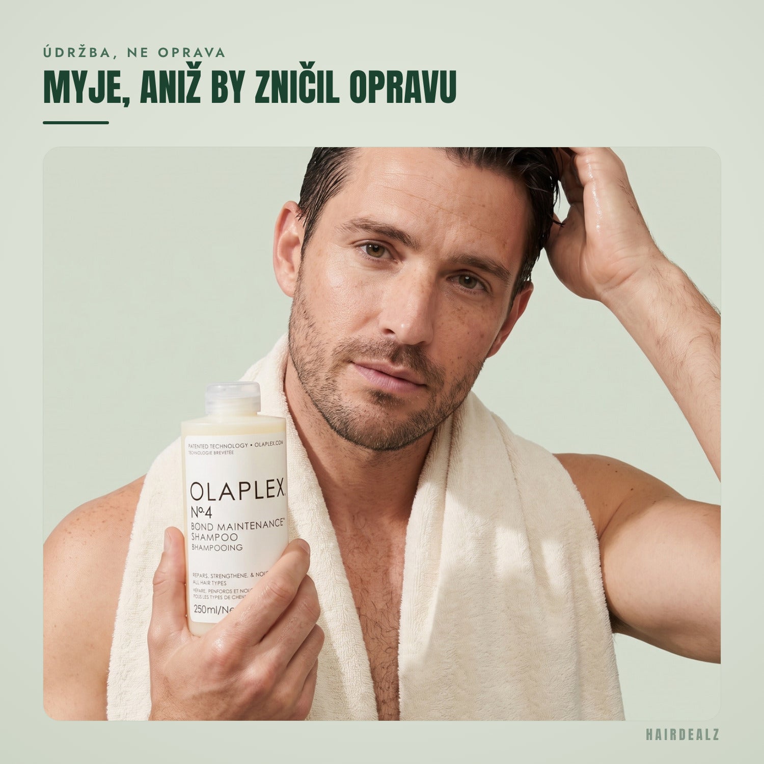 Olaplex No.4 v použití na zeleném pozadí